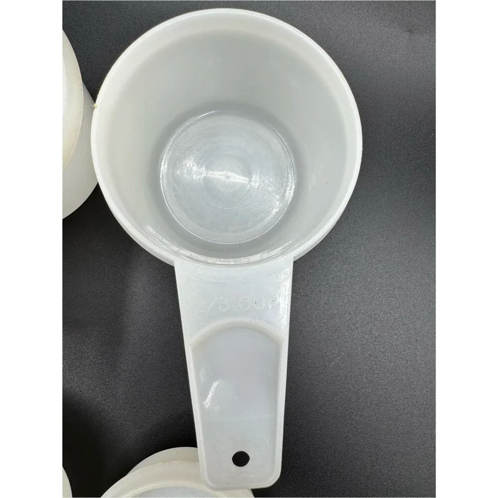Set of 6 Tupperware Speckled White Measuring Cups